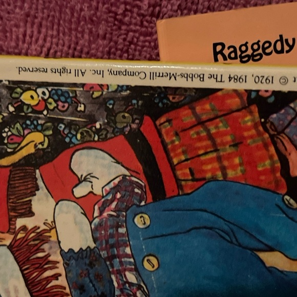 Classic Raggedy Ann and Andy Storybook Set - Picture 10 of 12